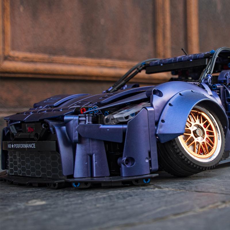 K-BOX 10221 Nissan GT-R with 2389 pieces