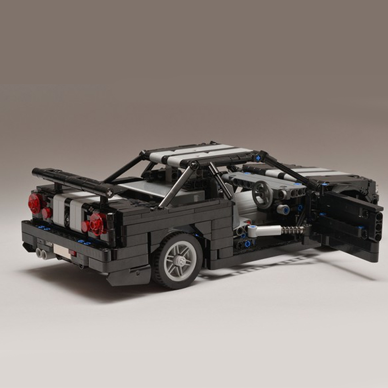 MOC-23809 Nissan Skyline R34 with 714 pieces