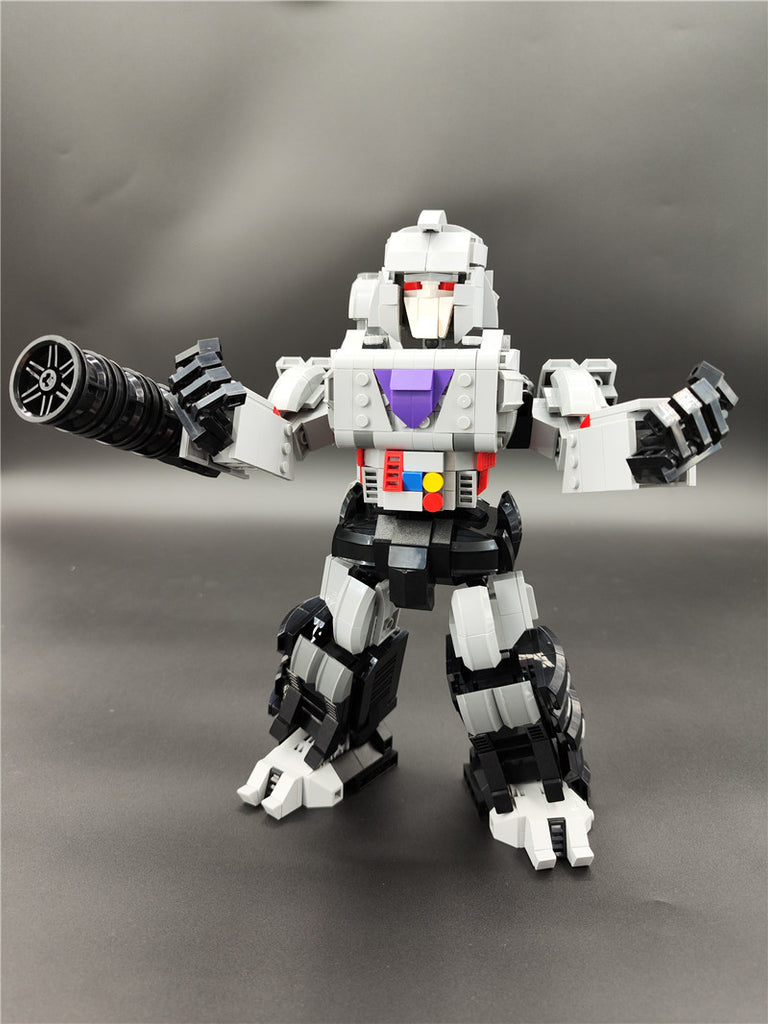 YOURBRICKS 20002 Megatron with 812 Pieces