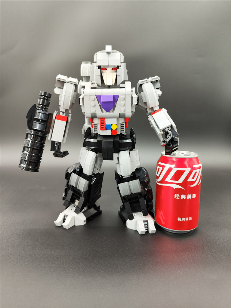 YOURBRICKS 20002 Megatron with 812 Pieces